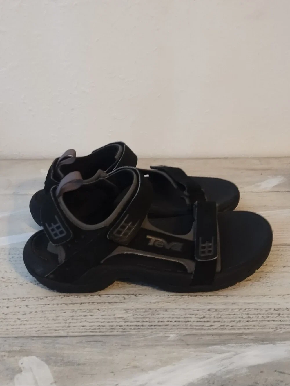 Teva Minam Water Sport Sandals Mens U.S.A Size 8 Black Waterproof